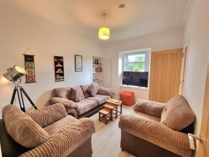 2 bedroom flat- 5 minutes walk from city centre