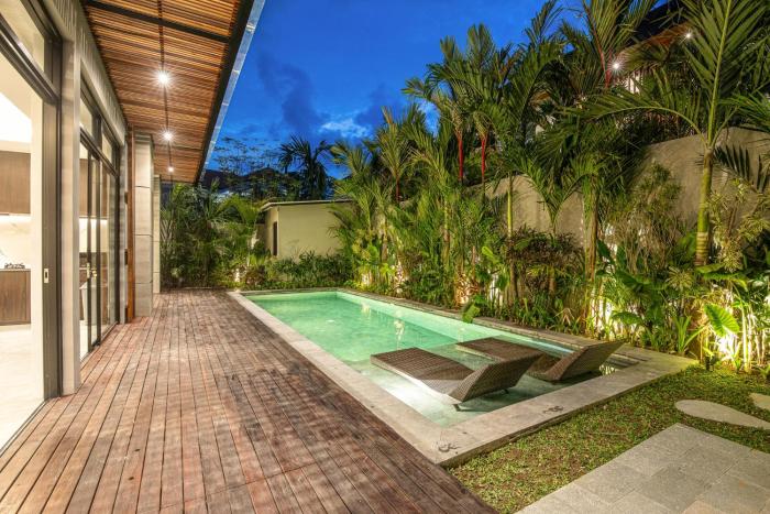 Coastal Chic 5BR Luxury Villa Canggu Beachside