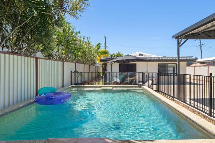 Golden Beach Bungalow - 500m to the beach