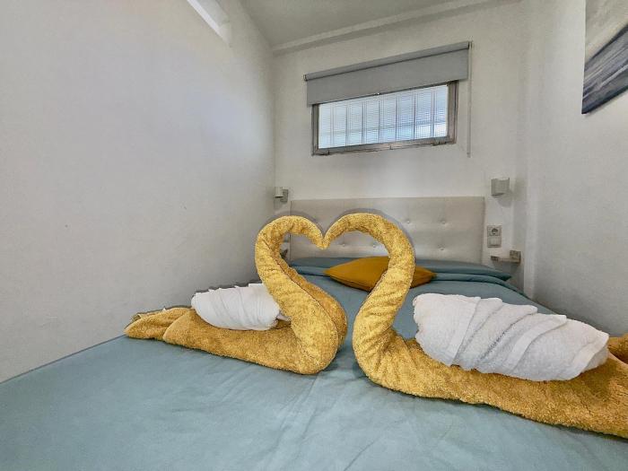 TAR11D - Estudio con Vistas al mar, Wifi, Smart TV, Fire Stick Amazon, en el Centro, a 600 metros Playa