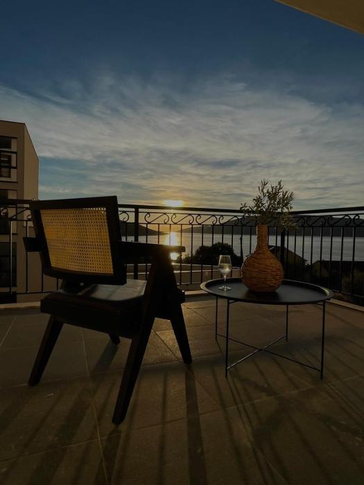 Azure Horizons - Seaside Retreat with Sea View