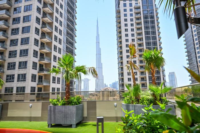 Cozy & Spacious 2 BHK Downtown