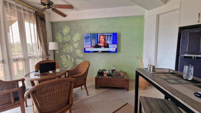 Modern Condo Long Stay