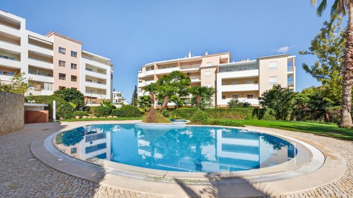 Cosy 1BDR Flat with Pool in Portimão by Lovelystay