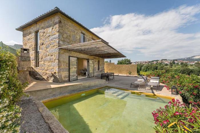 Romantic Lemon Grove Cottage with Private Pool - Oporto Lemon Farm, near Porto