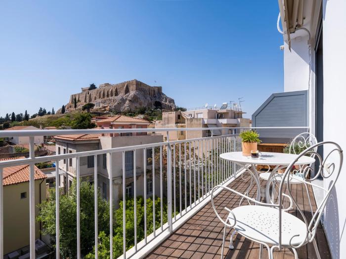 Phos, an eclectic suite with stunning Acropolis view