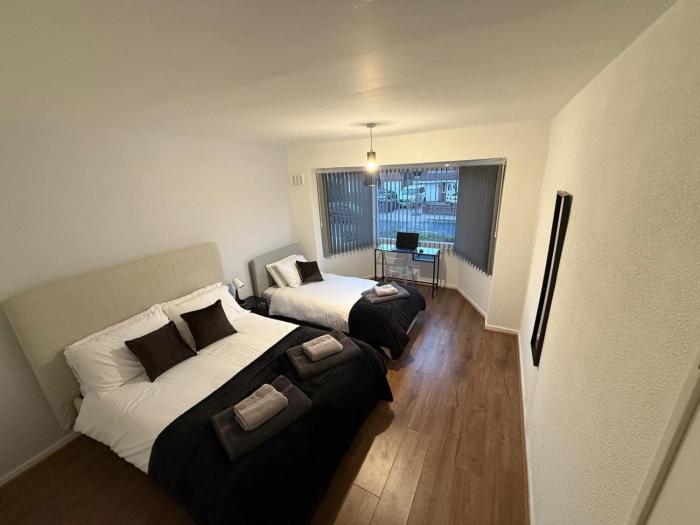 3BR House ideally located for HS2, Nec, BHX and Bham CC