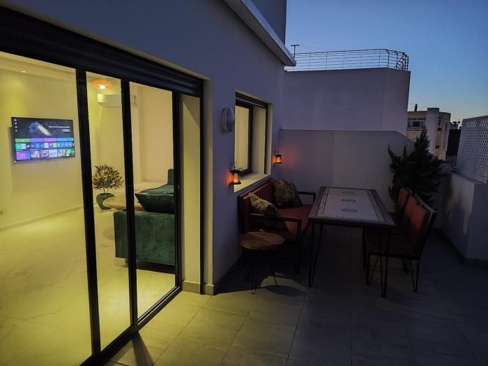 2 min walk from Four Seasons Hotel-Cozy Terrace Stay in the Heart of Rabat