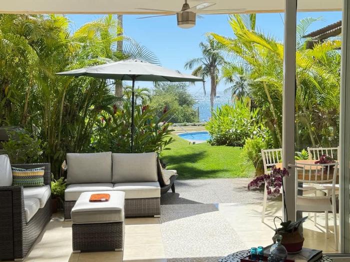 Luxury Beachfront Condo Pool Concierge