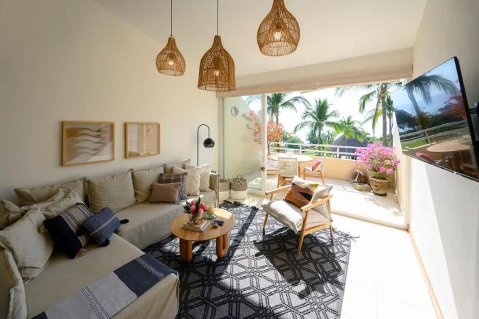 Oceanview oneBR Condo with Pool Beach Access