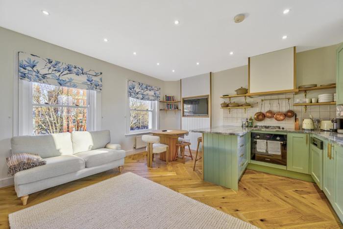 Ivy Little Venice II Pro-Managed