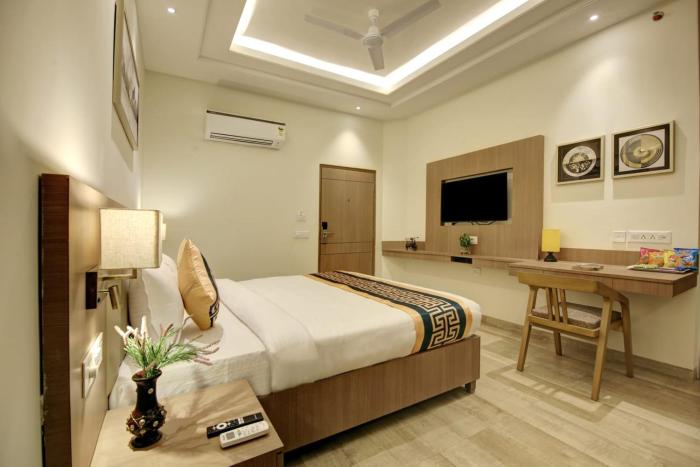 Hotel King Near Delhi International Airport