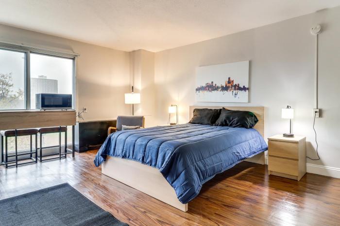 Home Base for Healthcare Workers 2 Mi to DMC!