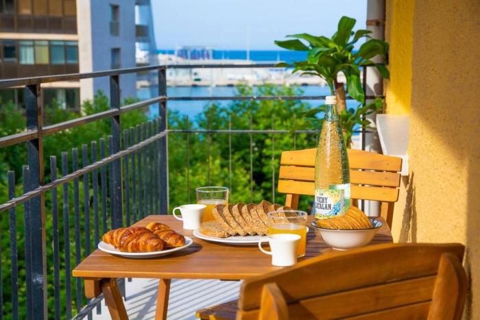 Cozy 4BR Apt Sea views Denia Port WIFI AC