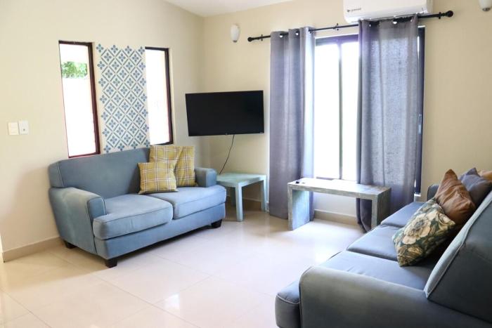 House for 10 people with Bungalow in the center