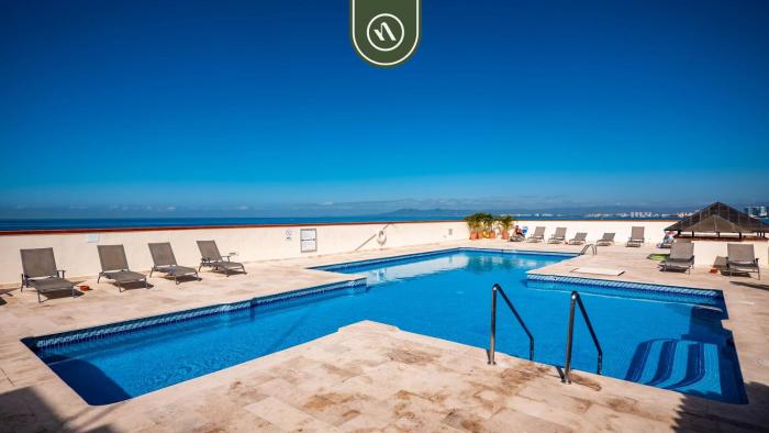 Oceanview 2BR Condo - Romantic Zone - Rooftop Pool