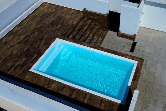 Acogedor departamento con balcon y alberca en roof