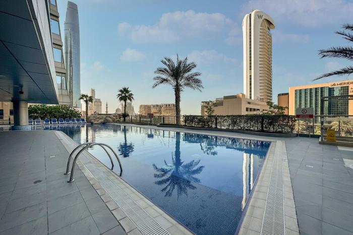 Spacious 2-Bed Marina Home with Wrap-Around Balcony