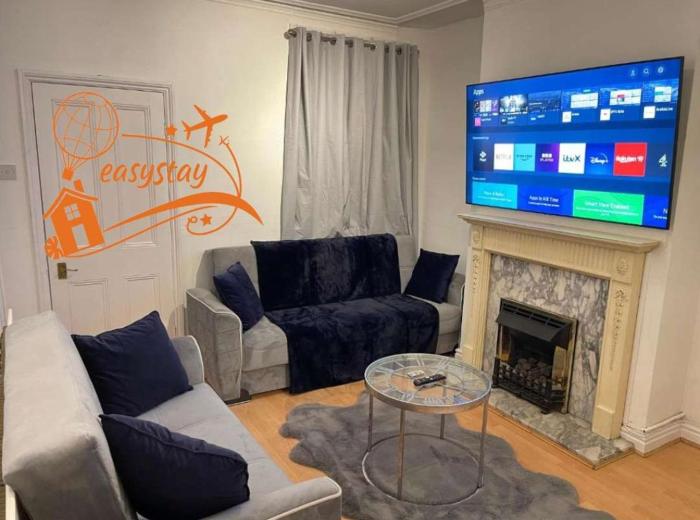 Easystays Nice Comfy Basic Home Sleeps 12