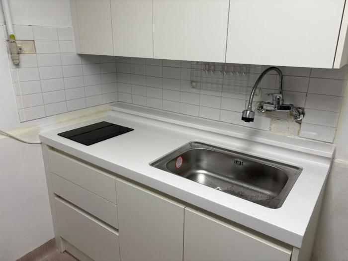 A comfortable high-end ramji house near Shingil Station, 15 minutes on foot from Yeouido, with the famous detective Conan