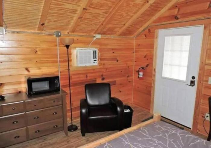 Cherohala Base, Near Trails & Downtown Tellico