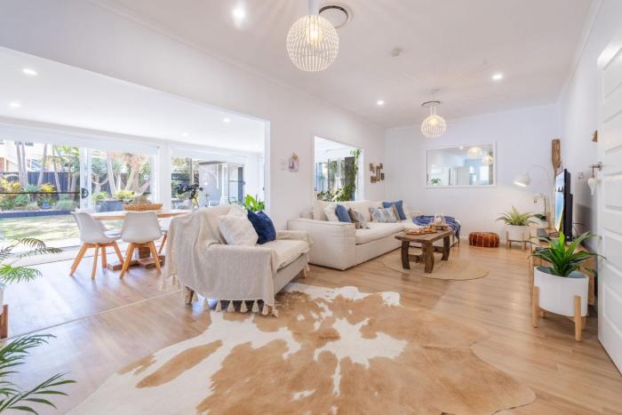 Retreat at Nelson, 2 Hough St - air conditioned, Wi-Fi, Linen and Bed Making