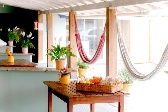 Mares e Flores de Bombinhas