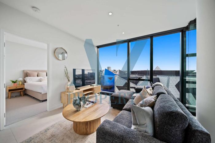 Prime Location CBD with Pool & Gym