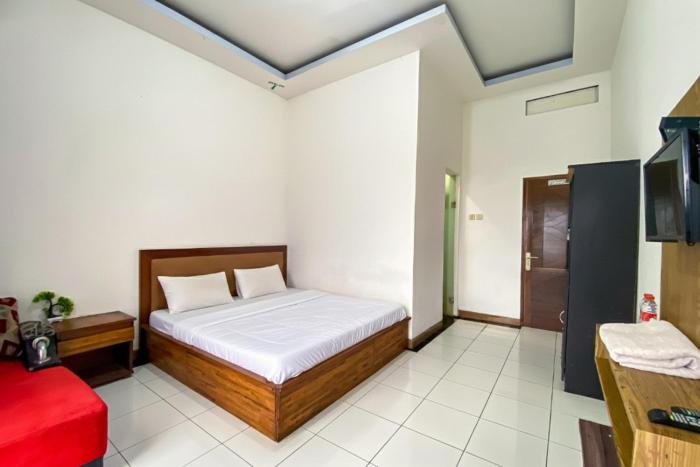 Hotel Tirta Jadi at Karangkobar Banjarnegara Mitra RedDoorz