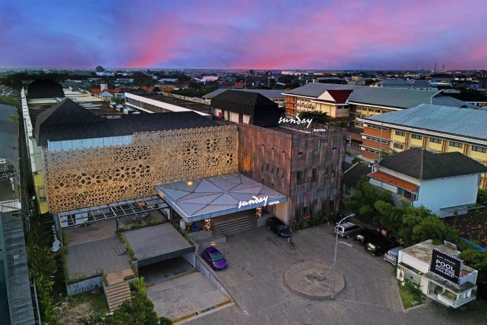 Sunday Hotel Arshika Sunset Road