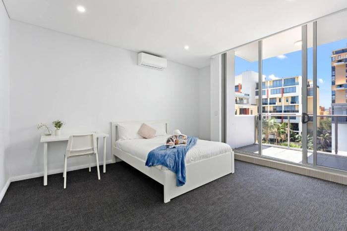 Cozy 2BR Waterloo Retreat Near Cafés & Parks