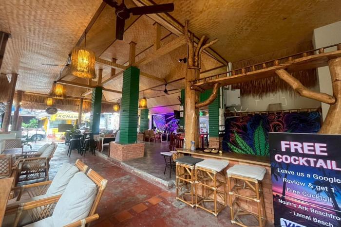 Noahs Ark Bar Restaurant Hostel