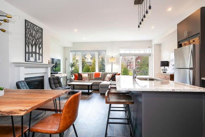 Luxury Townhome - Private Patio Shuttle Trails