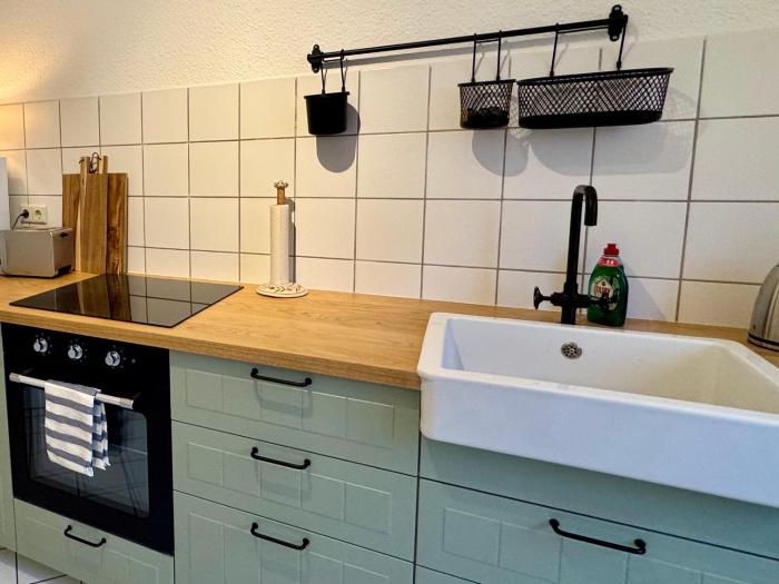 Wohlfühl-Insel in der Altstadt mit WLAN, Balkon, voll ausgestatteter Küche & Supermarkt fussläufig in nur 3 min