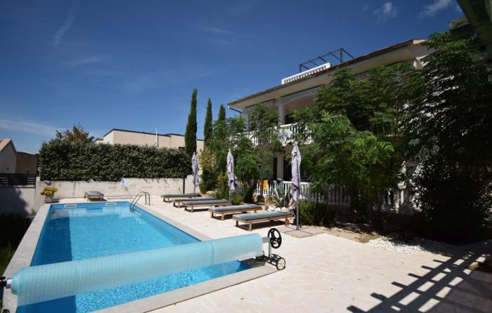 Apartman s bazenom - Sasa by Villas Guide