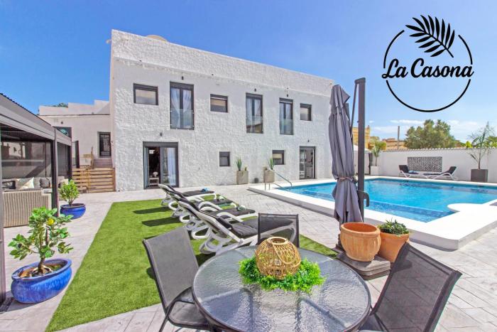 La Casona Villacelebrations come together!