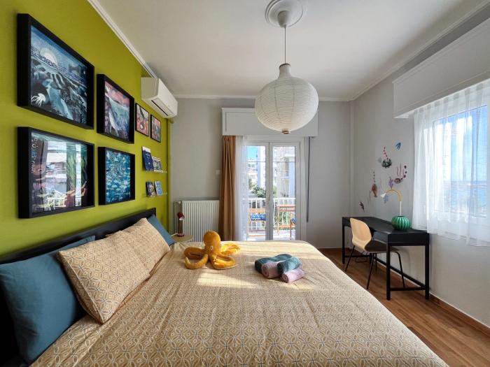 Sunny Flat with Sea View - Steps from the Beach