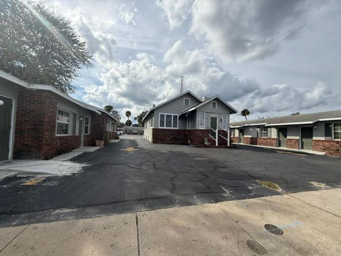 Rollies Motel Daytona Beach by Hotel O