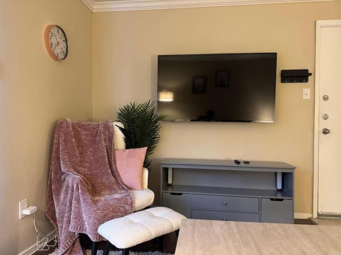 Paris Balcony by Medical Center and NRG Stadium