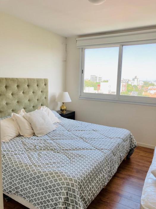 Check and Home - Arenales - 4 Huéspedes con Balcón a la Calle y Cochera