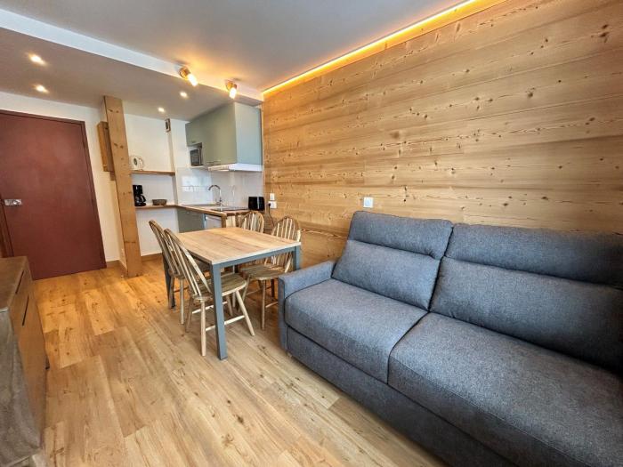 Studio cabine rénové au pied des pistes avec balcon à Tignes - FR-1-502-577