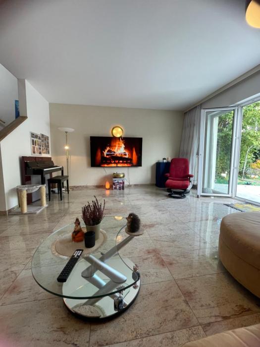 Wohlfühlhaus mit Jacuzzi, Fitness, Infrarotkabine, Kamin, Piano, tolle Lage