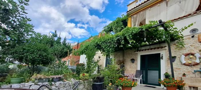 Apartment Medihas Secret Oasis