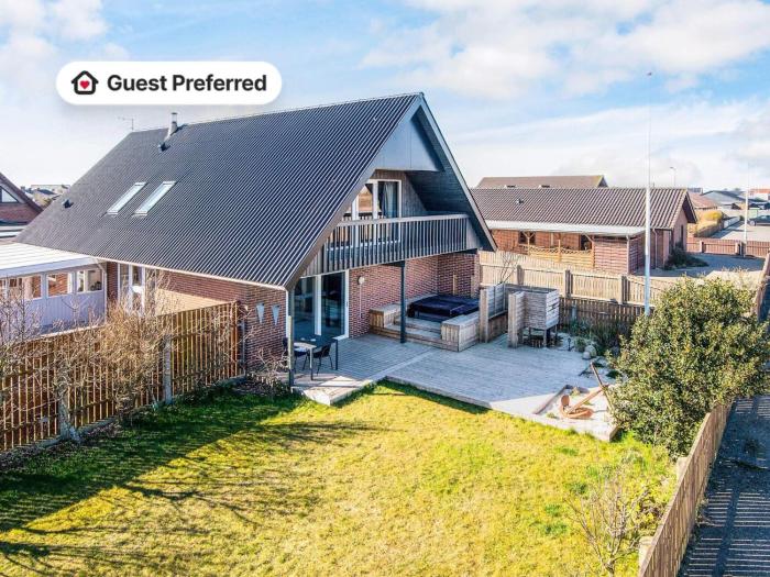 12 person holiday home in Thyborøn-By Traum