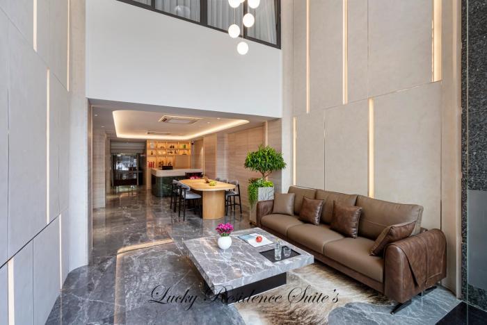 McGallery Art - Lucky Residence Suites & Apartments