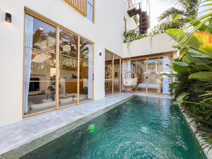 Casa Uluwatu Modern Getaway with Rooftop View