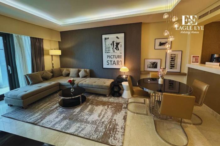 EEHH 1BR - 8 day NYE festival - Paramount - for 4