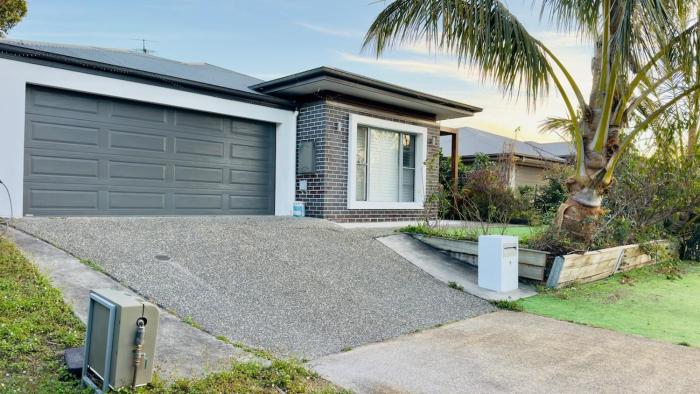 Mini farm house at Mangohill