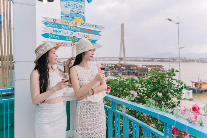 Santori Homestay Nhật Lệ