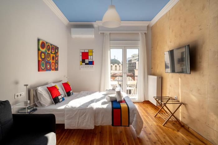 Hippodrome View - Red